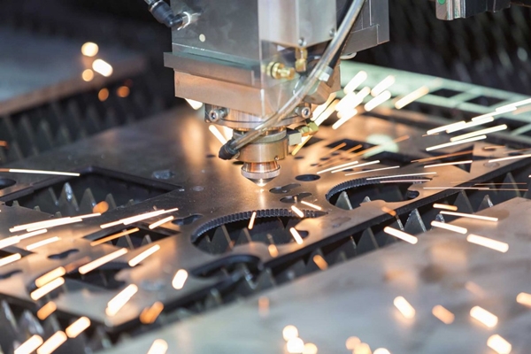 Cắt laser kim loại – nguyên lý hoạt động và ưu nhược điểm