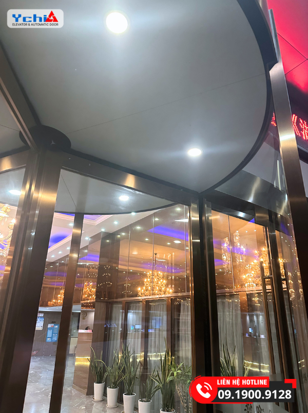 Cửa xoay tròn tự động của Ychi Việt Nam được thiết kế phù hợp với từng công trình
