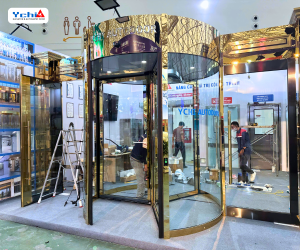Cửa xoay tròn tự động sẽ được Ychi Việt Nam trưng bày tại Triển lãm Cửa 2025