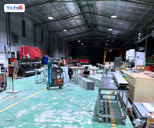 Ychi Việt Nam tăng ca sản xuất để kịp tiến độ triển lãm