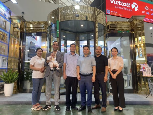 TƯNG BỪNG GIAN HÀNG YCHI VIỆT NAM TẠI TRIỂN LÃM QUỐC TẾ NGÀNH CỬA VIỆT NAM 2025